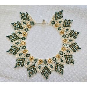 Beaded Elegant Green/Beige Necklace
